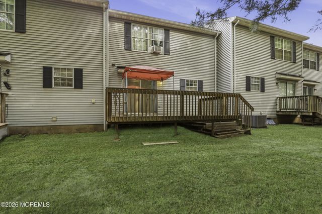 572 Davids Court, Lakewood, NJ 08701