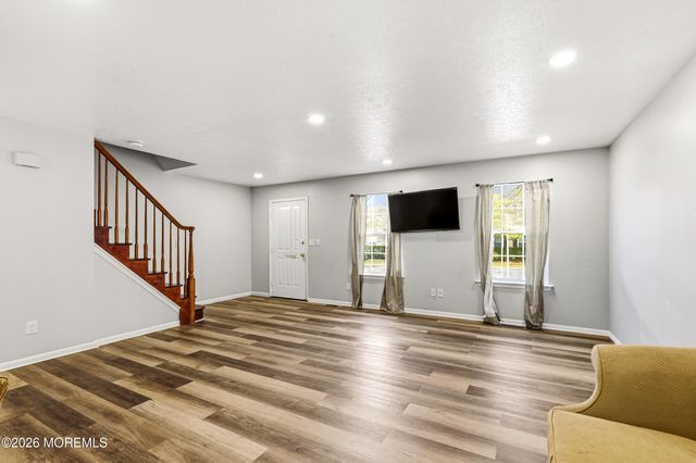 572 Davids Court, Lakewood, NJ 08701