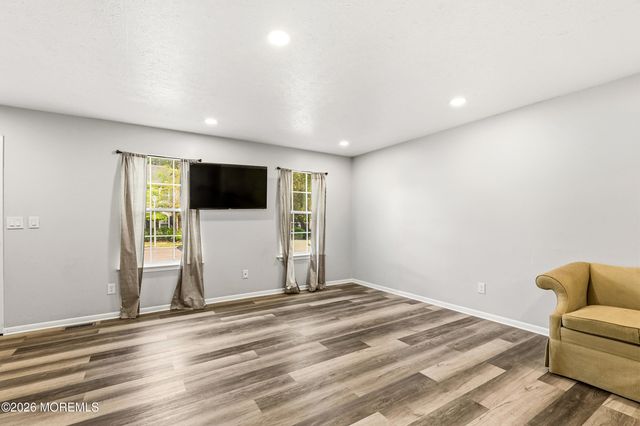 572 Davids Court, Lakewood, NJ 08701