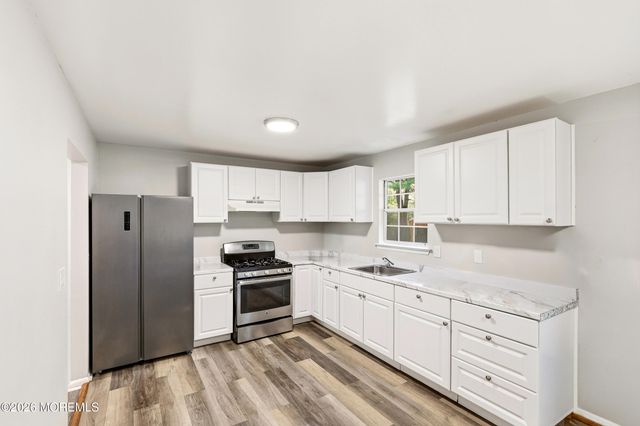 572 Davids Court, Lakewood, NJ 08701