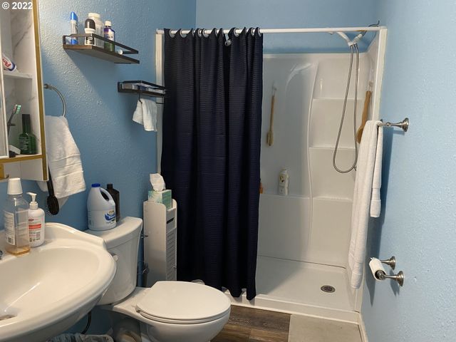 1547 Se PINE St, Roseburg, OR 97470