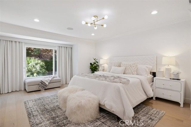 23440 Park Hacienda, Calabasas, CA 91302