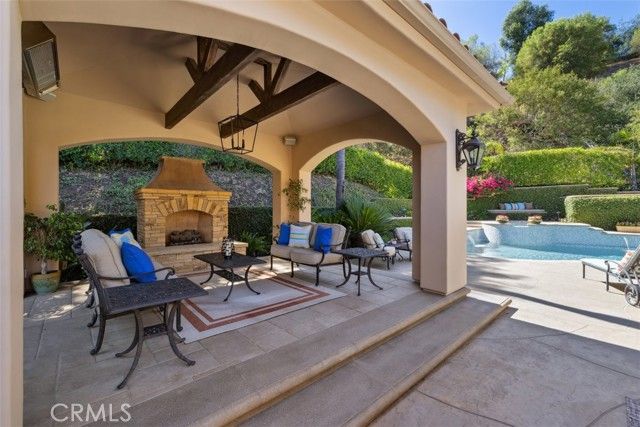 23440 Park Hacienda, Calabasas, CA 91302