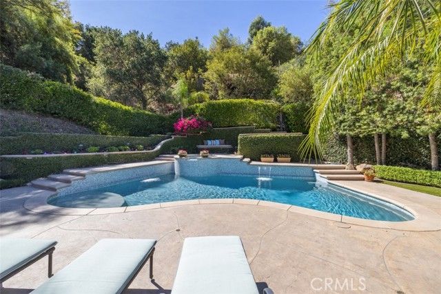 23440 Park Hacienda, Calabasas, CA 91302