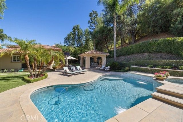 23440 Park Hacienda, Calabasas, CA 91302