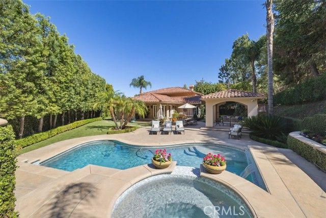 23440 Park Hacienda, Calabasas, CA 91302