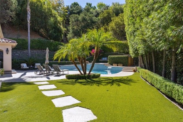 23440 Park Hacienda, Calabasas, CA 91302