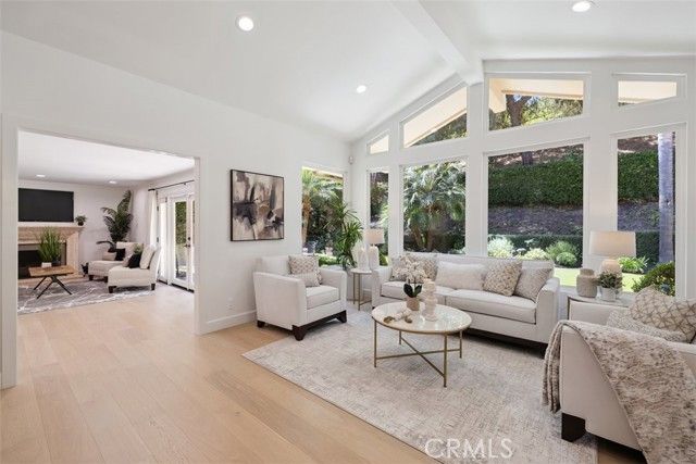 23440 Park Hacienda, Calabasas, CA 91302