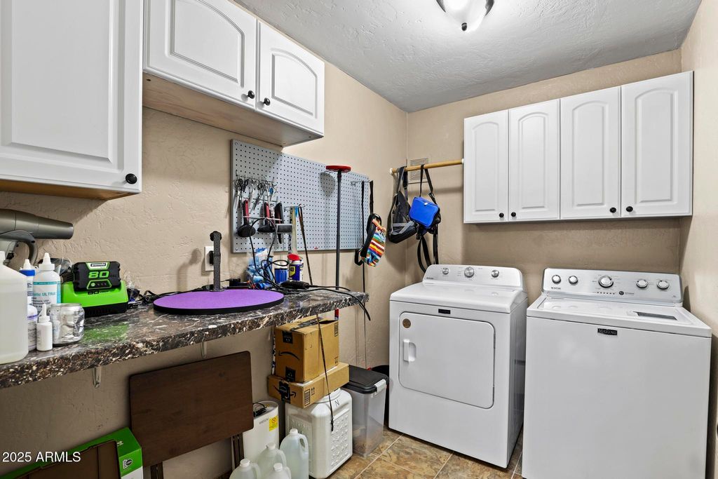 Image 13 of property listing at 107 W SHERWOOD Drive, Payson, AZ 85541