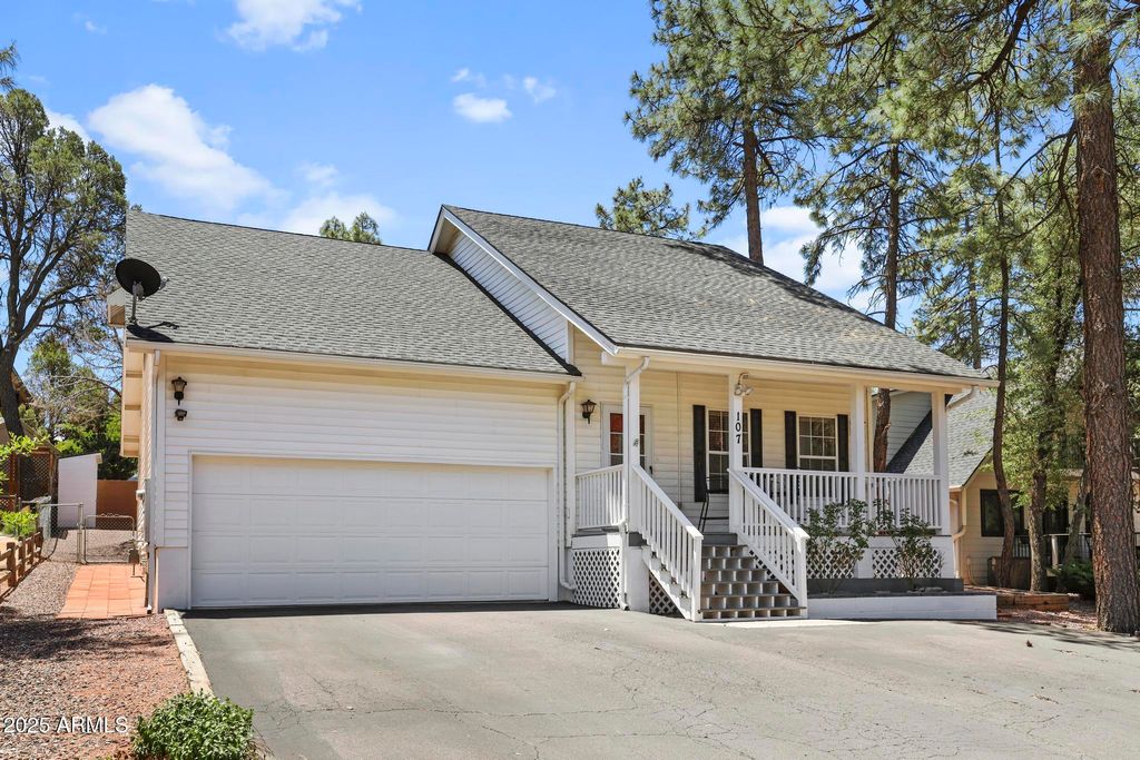 Image 3 of property listing at 107 W SHERWOOD Drive, Payson, AZ 85541