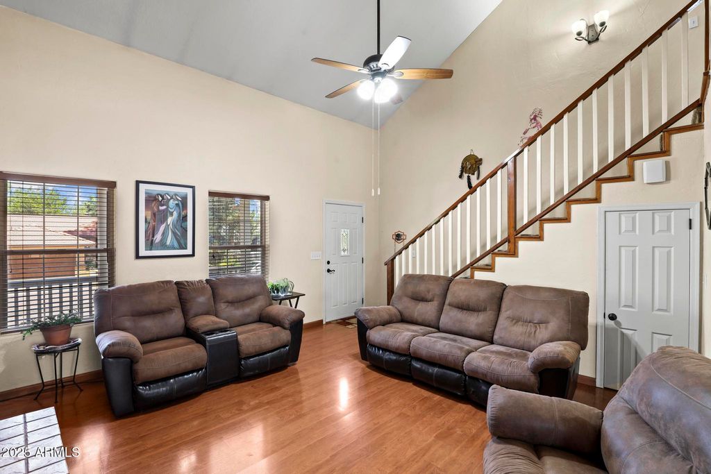 Image 6 of property listing at 107 W SHERWOOD Drive, Payson, AZ 85541