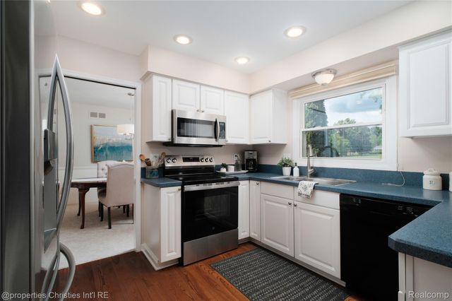 21865 N Center Street, Novi, MI 48167