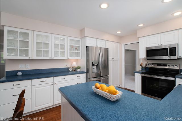 21865 N Center Street, Novi, MI 48167