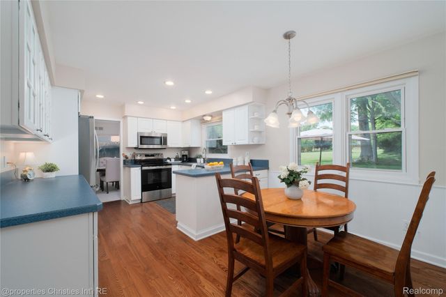21865 N Center Street, Novi, MI 48167
