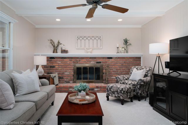 21865 N Center Street, Novi, MI 48167