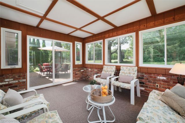 21865 N Center Street, Novi, MI 48167