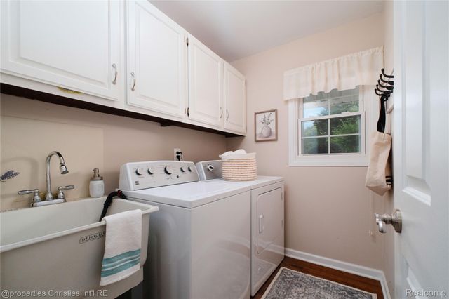 21865 N Center Street, Novi, MI 48167
