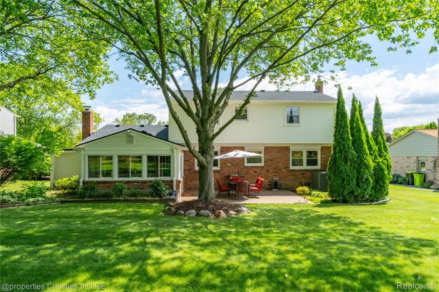21865 N Center Street, Novi, MI 48167