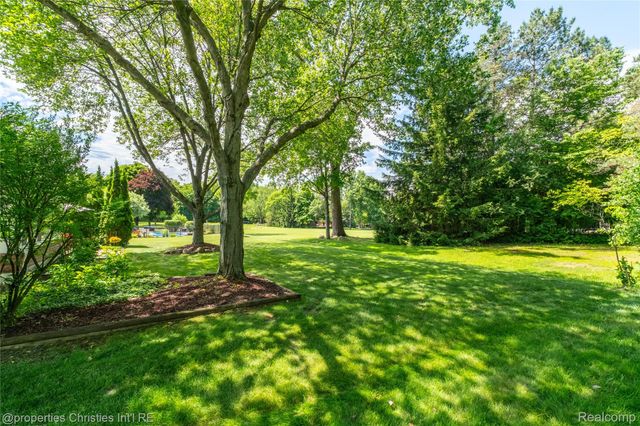 21865 N Center Street, Novi, MI 48167