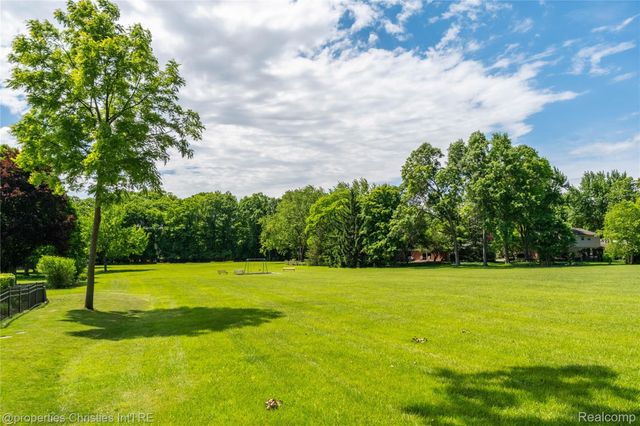 21865 N Center Street, Novi, MI 48167