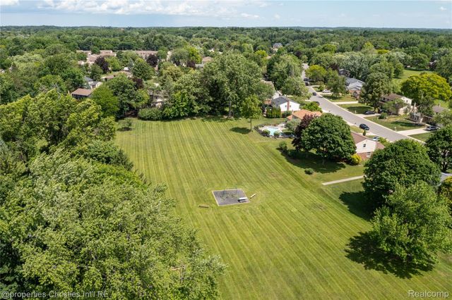 21865 N Center Street, Novi, MI 48167