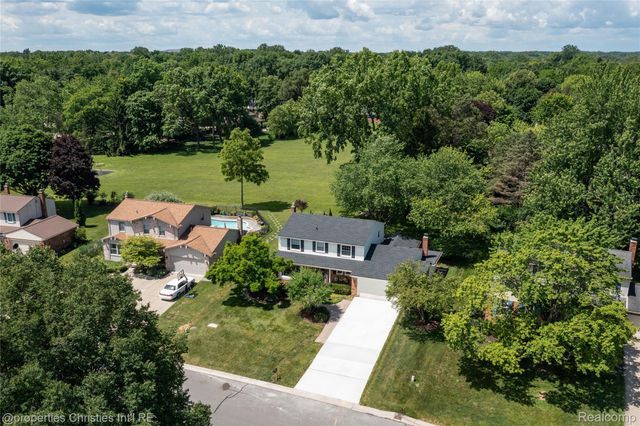 21865 N Center Street, Novi, MI 48167
