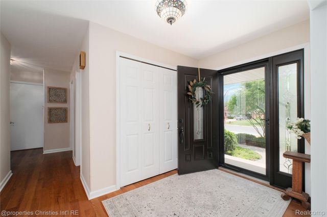 21865 N Center Street, Novi, MI 48167