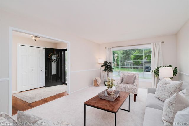 21865 N Center Street, Novi, MI 48167