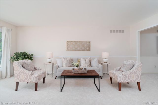 21865 N Center Street, Novi, MI 48167