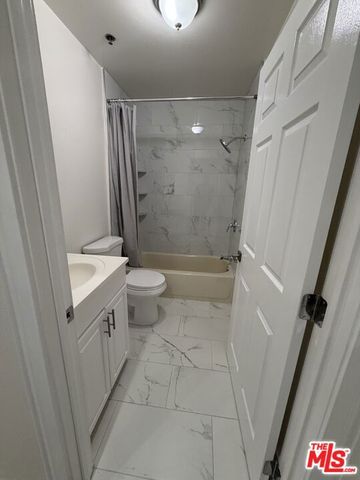 121 S Rampart Boulevard 3, Los Angeles, CA 90057