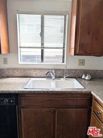 3988 Moore Street 5, Los Angeles, CA 90066