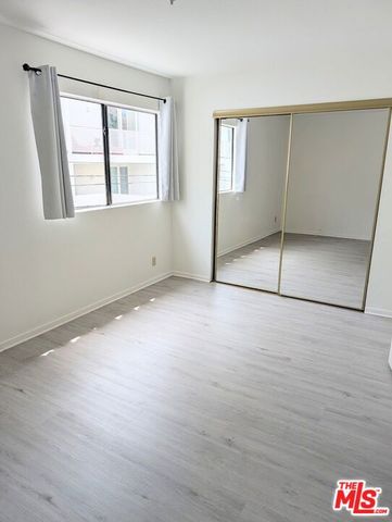 3988 Moore Street 5, Los Angeles, CA 90066