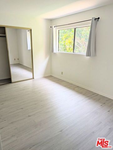 3988 Moore Street 5, Los Angeles, CA 90066