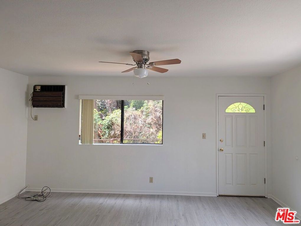 3988 Moore Street 5, Los Angeles, CA 90066