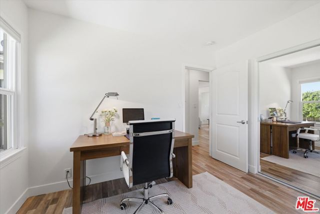 7822 Peach Avenue, Van Nuys (los Angeles), CA 91406