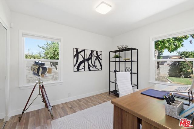 7822 Peach Avenue, Van Nuys (los Angeles), CA 91406