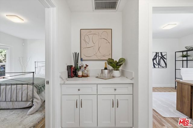 7822 Peach Avenue, Van Nuys (los Angeles), CA 91406