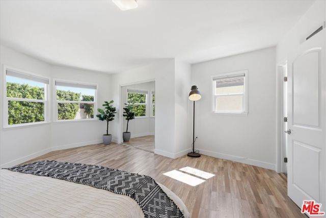 7822 Peach Avenue, Van Nuys (los Angeles), CA 91406