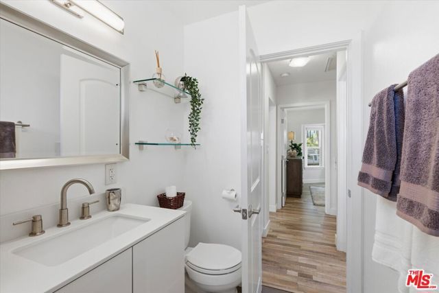 7822 Peach Avenue, Van Nuys (los Angeles), CA 91406