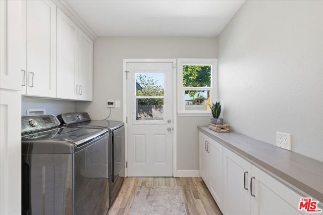 7822 Peach Avenue, Van Nuys (los Angeles), CA 91406