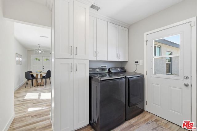 7822 Peach Avenue, Van Nuys (los Angeles), CA 91406