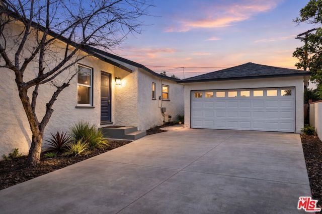 7822 Peach Avenue, Van Nuys (los Angeles), CA 91406