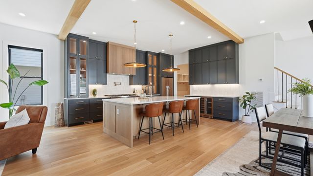 6412B Premier Dr, Nashville, TN 37209