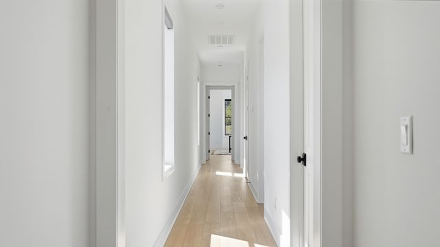 6412B Premier Dr, Nashville, TN 37209