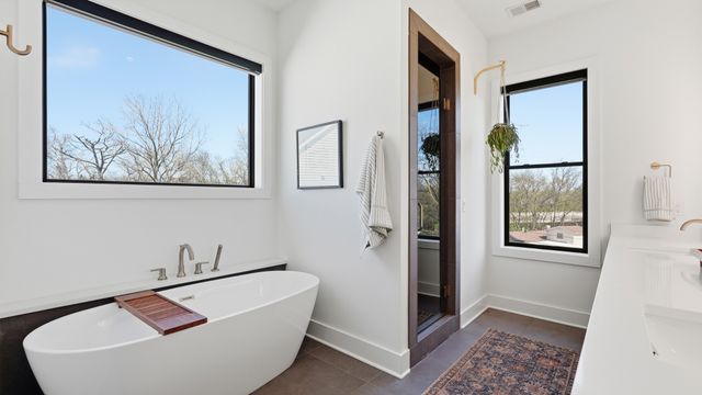 6412B Premier Dr, Nashville, TN 37209