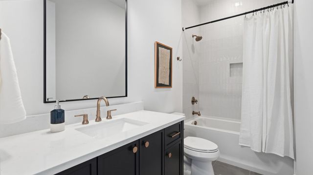 6412B Premier Dr, Nashville, TN 37209