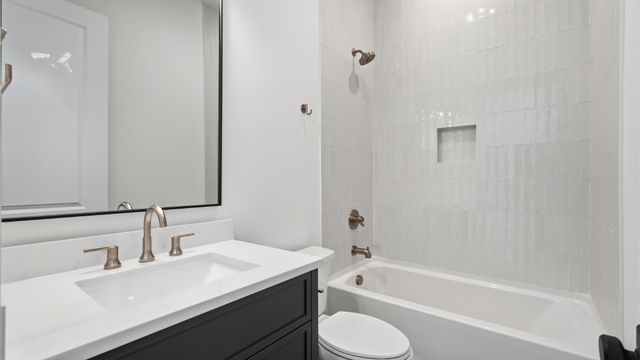 6412B Premier Dr, Nashville, TN 37209