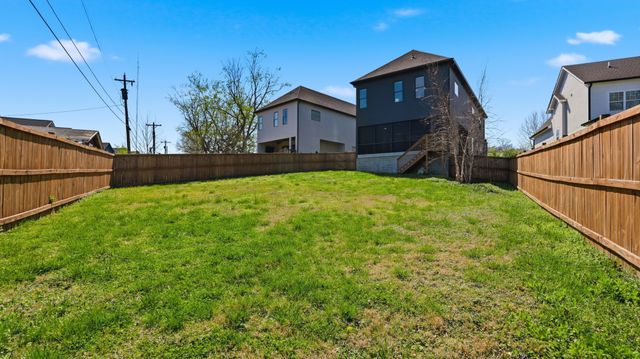 6412B Premier Dr, Nashville, TN 37209