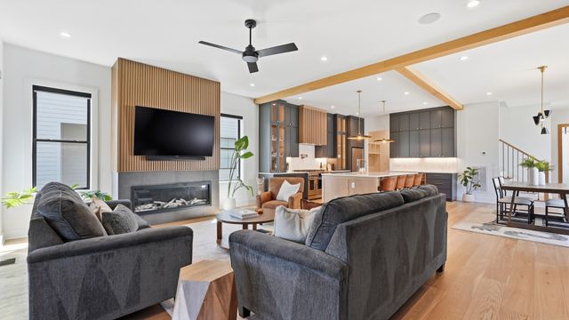 6412B Premier Dr, Nashville, TN 37209