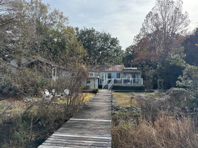 816 Bose Court, Mount Pleasant, SC 29464